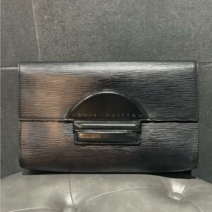 💯 Louis Vuitton Epi Leather Chaillot Clutch Bag